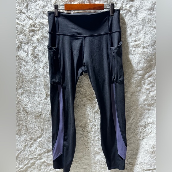Athleta Ultimate Stash Colorblock black and purple medium leggings - Picture 6 of 15